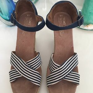 Tom’s navy wedge sandal size 9